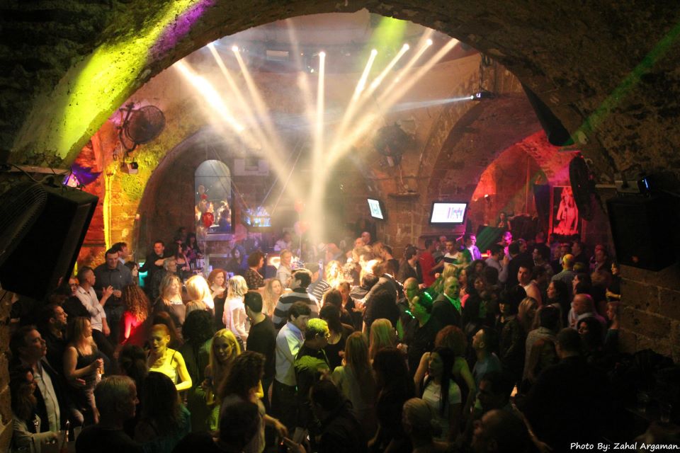 התאמת תאורה והגברה לכל מיקום