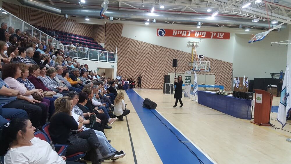 תפעול ציוד תאורה והגברה באירועי חברה