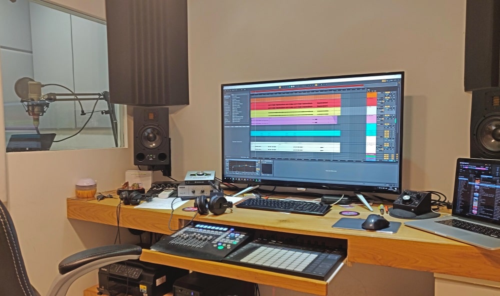 שירותי הגברה באולפן הקלטות